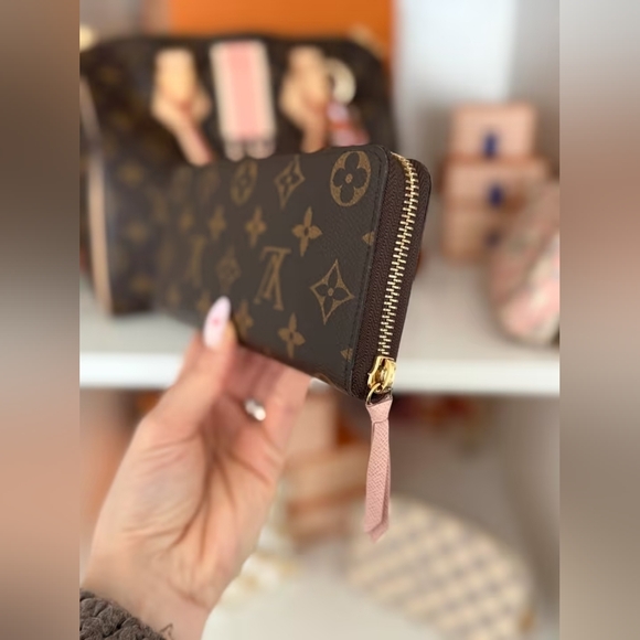 Louis Vuitton Clemence Zipper Wallet Rose Ballerine - Picture 3 of 16